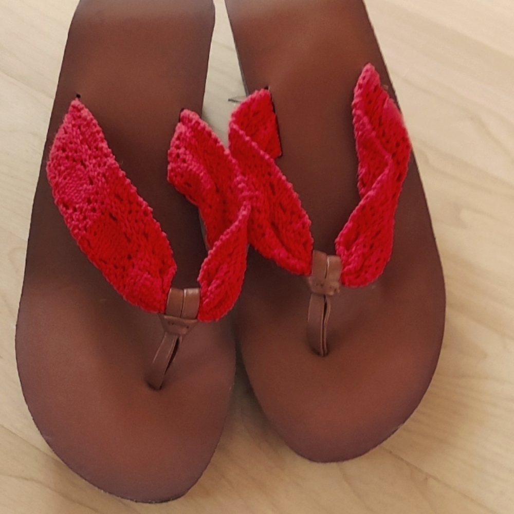 Wedge flip flops sandles 7-8 red